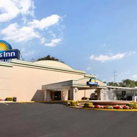 Days Inn By Wyndham Washington Dc/Gateway-2